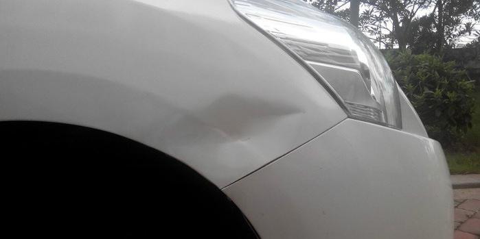 汽車(chē)凹陷
